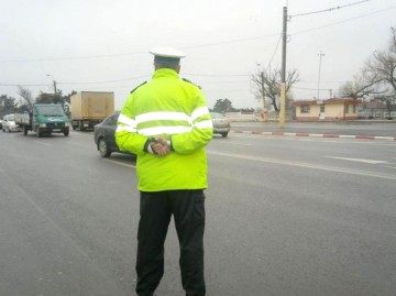 Poliţiştii continuă să amendeze „în cascadă” transportatorii!