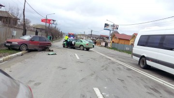 Un tânăr din Cumpăna a făcut ravagii pe străzile din Valu: trei vehicule avariate!