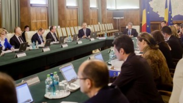 Cioloş se pregăteşte de REMANIERE. Ce miniştri urmează să fie schimbaţi
