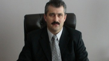 Cazul Godină ia amploare. Un primar din Sibiu ameninţă poliţiştii