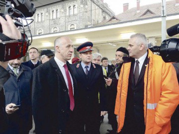 Șeful CFR SA: Acum sunt 705 de restricții de viteză pe calea ferată. Viteza medie: 50km/h, sub cea din perioada interbelică