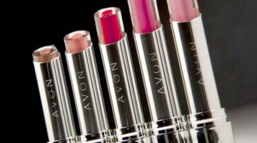 Avon desfiinţează 2.500 de locuri de muncă