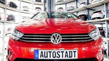 Investitorii cer Volkswagen despăgubiri uriașe