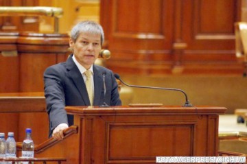 Cioloş: Numirea prefecţilor este de competenţa exclusivă a Guvernului