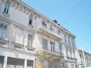Constănţenii, invitaţi să îşi spună părerea despre metodele de vânzare a terenurilor şi clădirilor