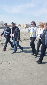 Ministrul Mediului a vizitat plajele reabilitate cu bani europeni. Totul este impresionant, dar şezlongurile vor fi interzise!
