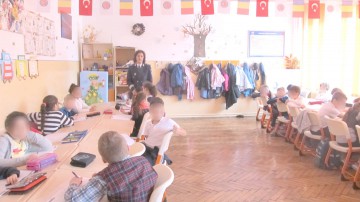 Poliţiştii, în vizită la Şcoala Bogdan Petriceicu Haşdeu