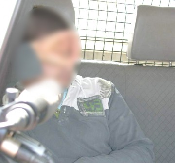 Individul care atacat o femeie şi a jefuit o casă de pariuri a fost condamnat