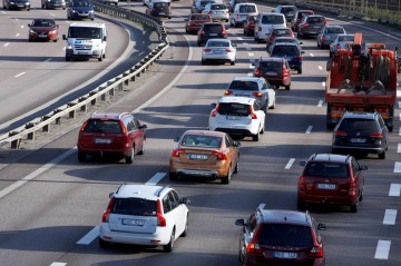 Vânzările de maşini noi şi second hand au înregistrat creşteri de două cifre, în România, în primul trimestru