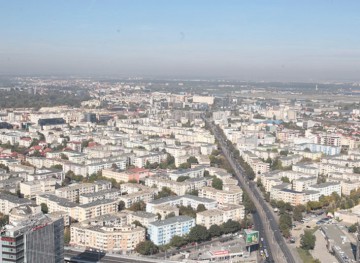 Românii petrec două luni până găsesc o locuinţă nouă