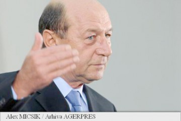 Băsescu: Odată cu valul migrator islamist, organizaţiile teroriste şi-au transferat adepţi în Europa