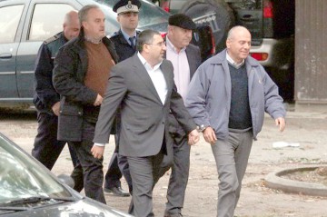 Primele condamnări în dosarul Microsoft: câte 2 şi 3 ani „de căciulă”