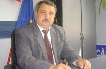 Arest la domiciliu prelungit pentru primarul suspendat din Seimeni