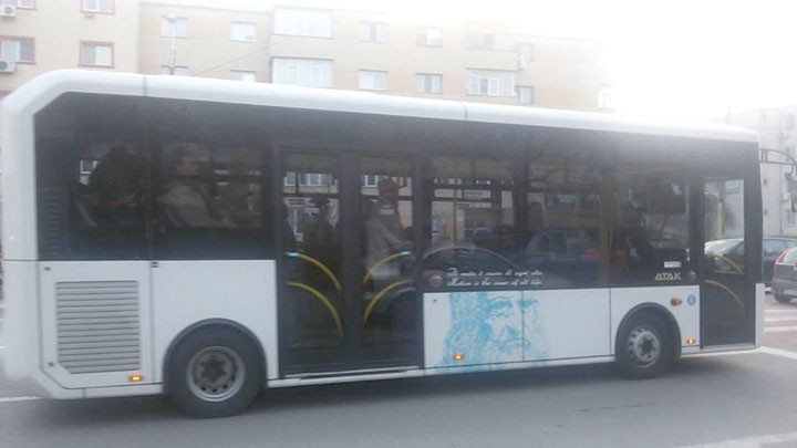 RATC probează autobuze noi. De data aceasta, constănţenii vor avea şi „luxul” aerului condiţionat RATC probează autobuze noi. De data aceasta, constănţenii vor avea şi „luxul” aerului condiţionat