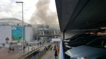 GROAZĂ pe aeroportul din Bruxelles. Două explozii au zguduit pământul: 34 MORȚI