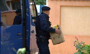 Mărfuri contrafăcute în valoare de peste 100.000 euro, reţinute de inspectorii vamali constănțeni