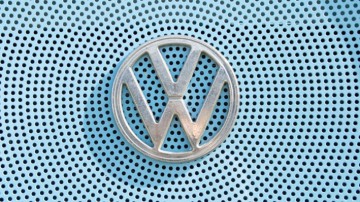Acţiunile Volkswagen au scăzut la bursă