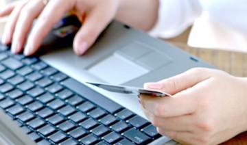 Persoanele fizice vor putea plăti taxele cu cardul
