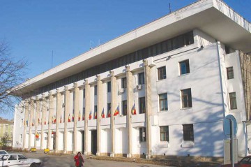 Un funcţionar din cadrul CJC nu scapă de controlul judiciar