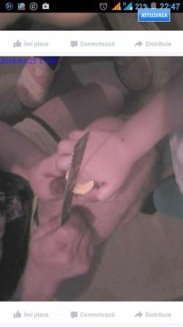 Le iei copiilor pufuleţi cu surprize? Un părinte a avut nevoie de un bomfaier să-şi elibereze odrasla dintr-o jucărie