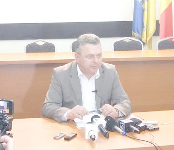 Dragomir: Profesorul Dumitraşcu merită să fie cetăţean de onoare, politicianul- nu