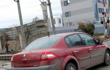 Primăria nu poate rezolva problemele legate de trecerile la nivel cu calea ferată