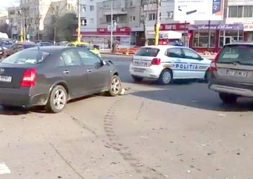 Patru maşini lovite şi un scuterist accidentat în zona Victoria