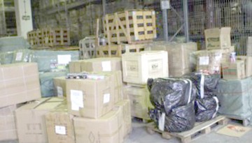 Marfă contrafăcută, descoperită în containerele din Portul Constanţa