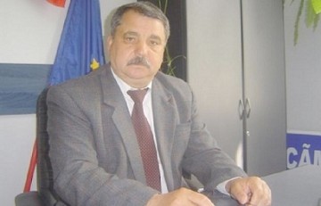 Primarul din Seimeni a contestat decizia de prelungire a arestului la domiciului
