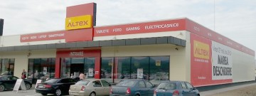 Trei constănţeni au jefuit un magazin în aproape două minute!