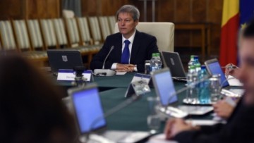 Guvernul renunţă la proiectul ordonanţei de salarizare. Discuţiile vor continua 