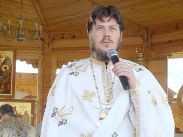 Eugen Tănăsescu: preot