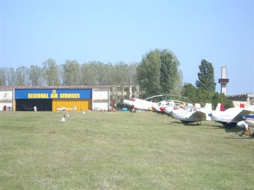 Aeroportul Tuzla, vizitat de peste 2.000 de copii