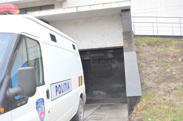 Indivizii acuzaţi că au violat o minoră la Ovidiu, menţinuţi în arest
