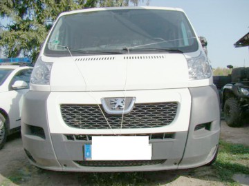 Autoutilitară Peugeot furată din Germania, descoperită în Ostrov