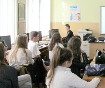 Oamenii legii le-au vorbit elevilor despre răspunderea penală a minorilor
