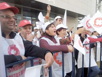 Sanitas anunţă noi proteste: „Stop umilirii angajaţilor din sistemul sanitar”