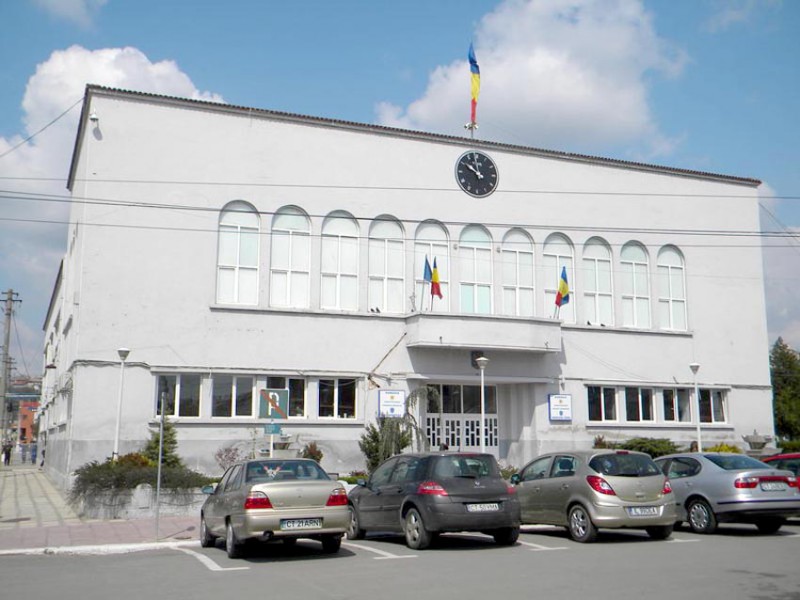 Percheziţii la Primăria Cernavodă! Se verifică afacerile consilierilor cu firma Consiliului Local! Percheziţii la Primăria Cernavodă! Se verifică afacerile consilierilor cu firma Consiliului Local!