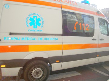 O maşină s-a oprit într-un stâlp, la Constanţa
