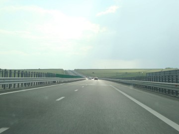 Un bărbat de 73 de ani a provocat un accident rutier pe A2