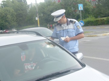 Prins băut la volan şi fără permis de conducere