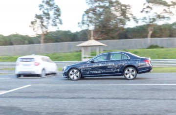 Vânzările Mercedes au crescut de două ori mai rapid decât ale BMW