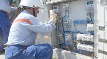 Consumatorii primesc automat despăgubiri în cazul penelor de current