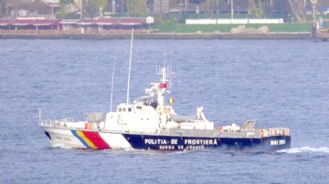 Zeci de persoane, salvate din apele Mării Mediterane de poliţiştii din cadrul Gărzii de Coastă