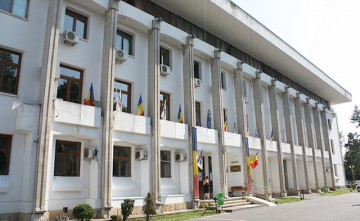 Asistenţii persoanelor cu handicap nu şi-au primit banii de la începutul anului