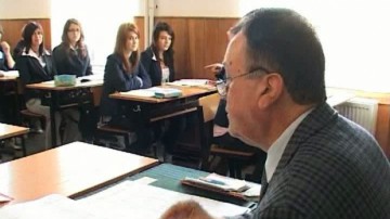 Proiect de lege: PUȘCĂRIE pentru elevii care lovesc profesorii!