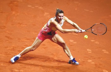 Simona Halep s-a calificat lejer în optimile turneului de la Madrid