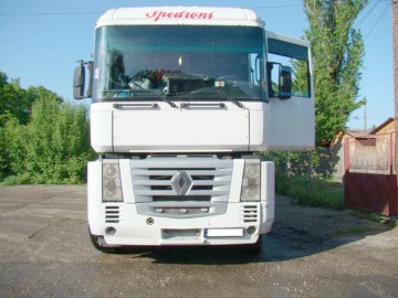 Patronatele din transporturi cer Guvernului să emită o hotărâre prin care să îngheţe tarifele RCA la valorile medii din iunie 2016