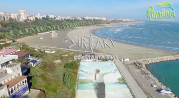 Se dansează Sirtaki pe plaja Modern: constănţenii luptă pentru un record mondial