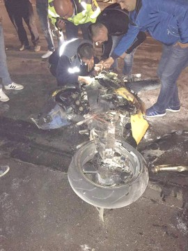 Accident teribil, lângă Cimitirul Central: o motocicletă a luat foc!